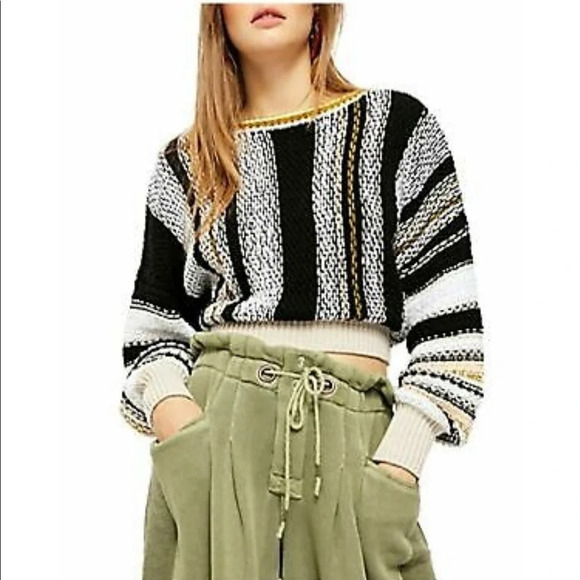 Free People Sweaters - Free People Show Me Love Pullover size medium